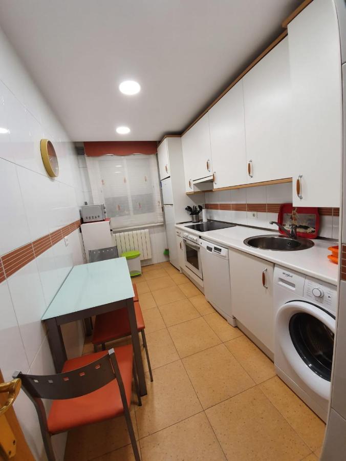 Burgo Apartamento De Tres Dormitorios Con Garaje Y Todos Los Servicios Cerca מראה חיצוני תמונה